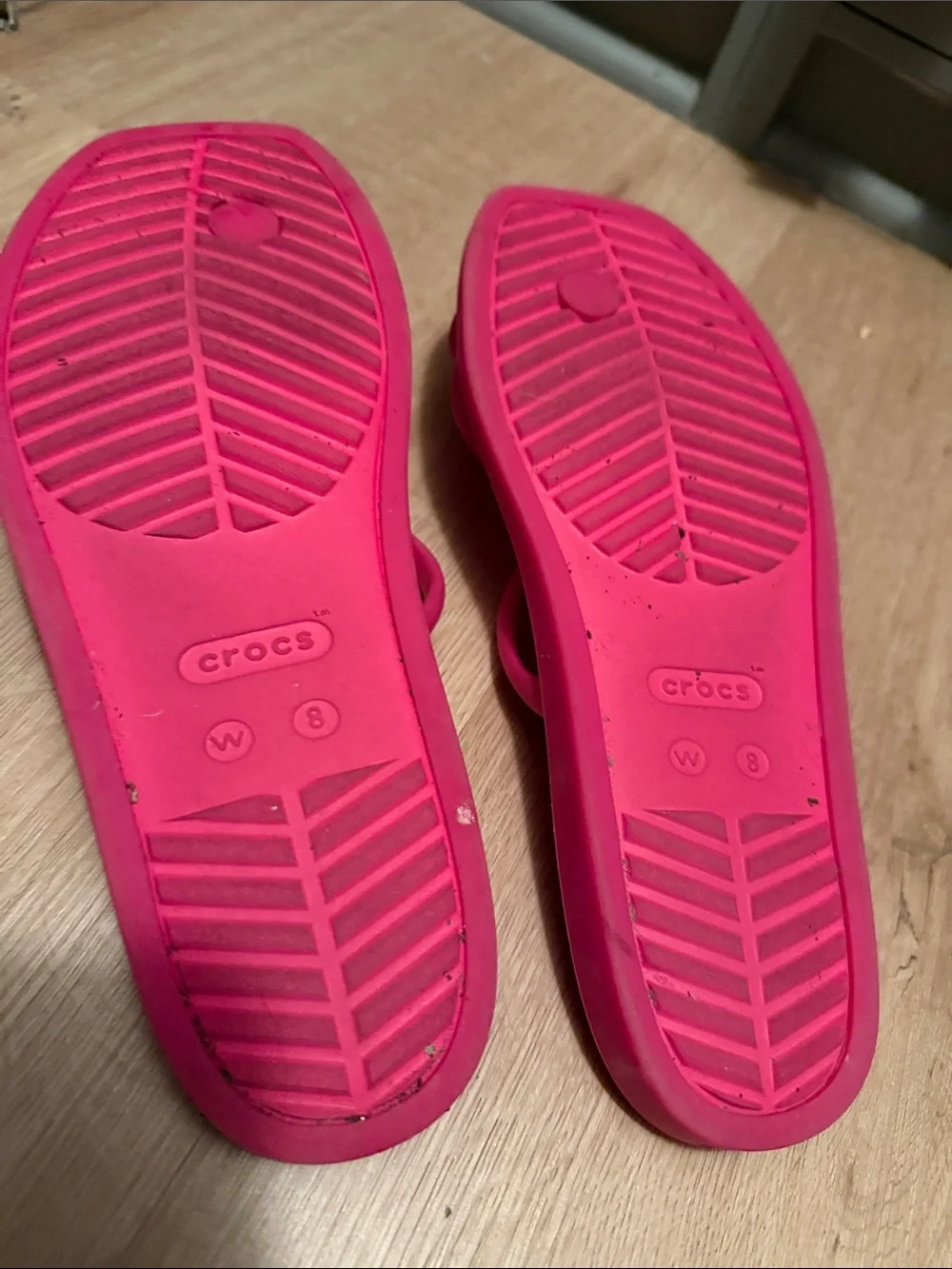 CROCS Women's Miami Toe Loop Sandals - Hot Pink